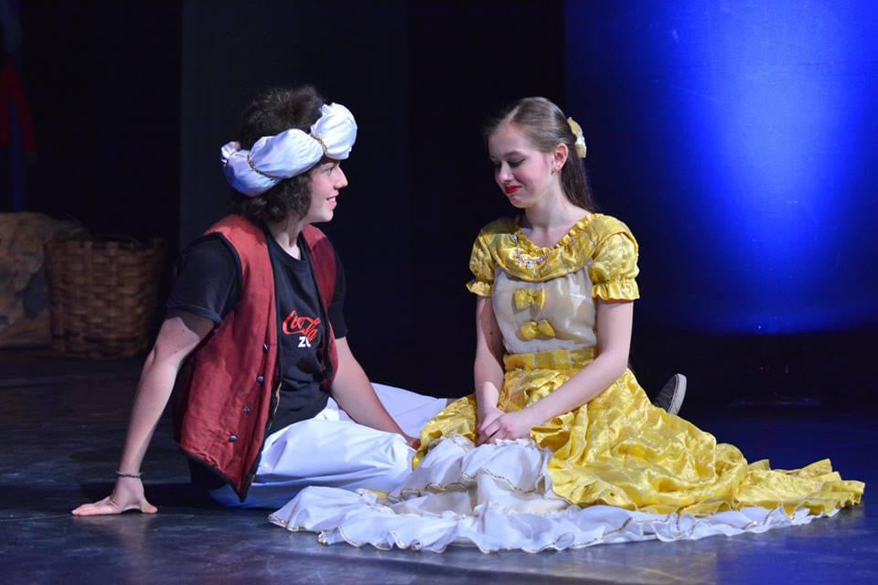 Komplette Kostümgestaltung für Bühnenproduktionen