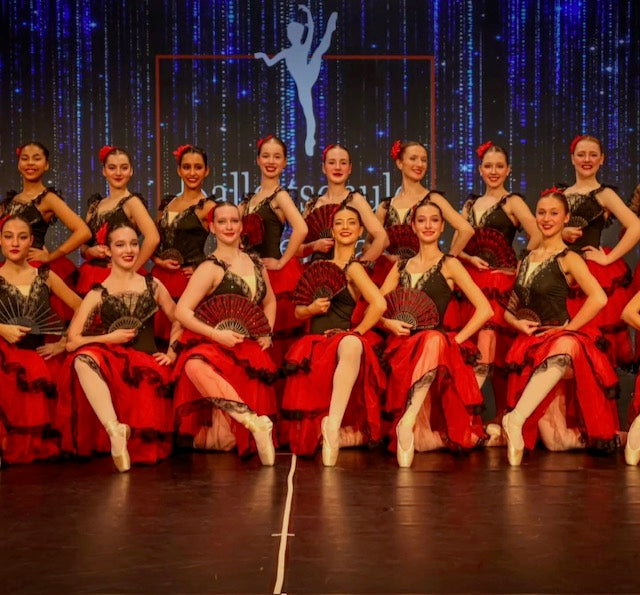 Komplette Kostümgestaltung für Bühnenproduktionen